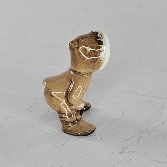 Hagen Renaker Eskimo Tot Crouching Miniature Figure Style A-945 - Picture 2 of 8